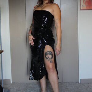 BLACK SEQUINS DRESS